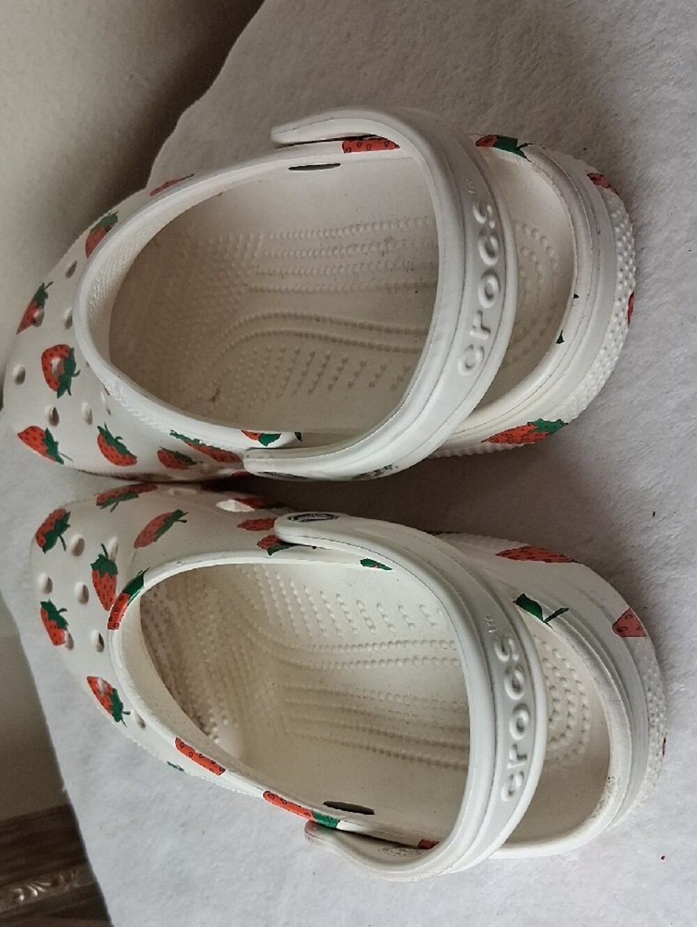 CROCS White Strawberry-Print Classic Clogs - Picture 7 of 8